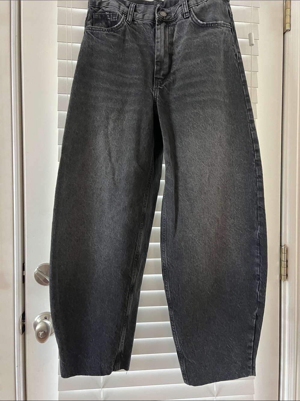 Zara Barrel-Leg High-Waist Jeans